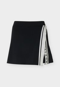 Επιλέχθηκε, black