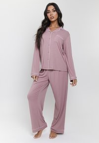 Unselected, pink
