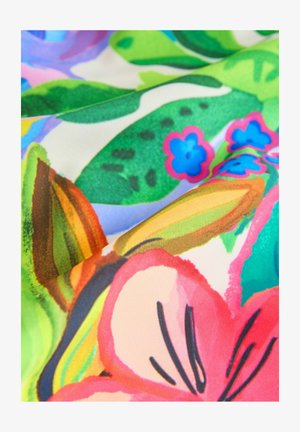 Tissu coloré avec un motif floral comportant des fleurs roses, des accents bleus et des feuilles vertes ; texture lisse avec des teintes vives.