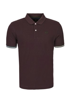 Dunkelburgunderrotes Poloshirt mit klassischem Kragen, zweiknöpfiger Blende und kontrastierenden gestreiften Bündchen mit grünen und weißen Akzenten.