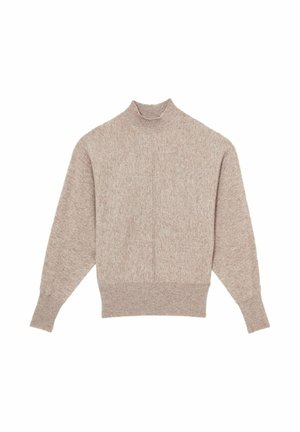 Gaisīgi beige adīts džemperis ar augstu kaklu, ribotu apkakli un apakšu. Ievērojama mīksta tekstūra un bezšuvju dizains. Novietots uz plaknes.