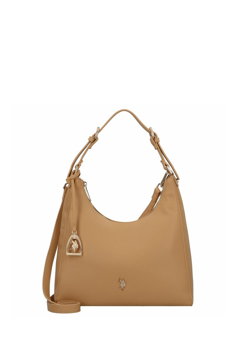 Borsa a mano in pelle color cuoio con design curvo, tracolla rimovibile e dettaglio con charm metallico. Presenta una texture liscia e un logo discreto.