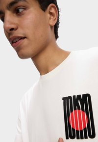 Marks & Spencer TOKYO - Camiseta estampada - ivory