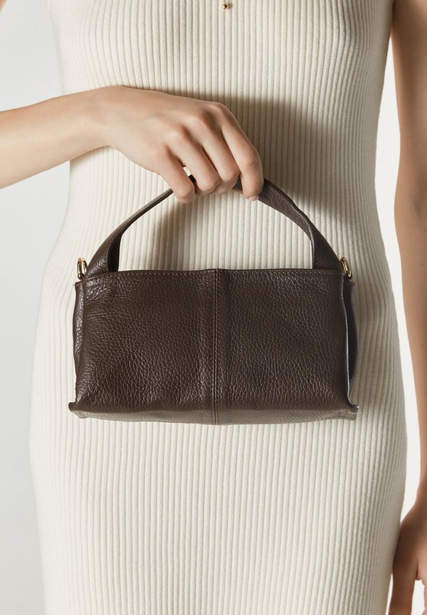 MAŁA Z WŁOSKIEJ - Handtasche