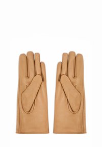 Beżowe skórzane rękawiczki o gładkiej fakturze, długich palcach i dopasowanym fasonie. Bez widocznych elementów metalowych ani wzorów, o czystym, minimalistycznym stylu.