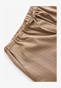 Unselected, neutral