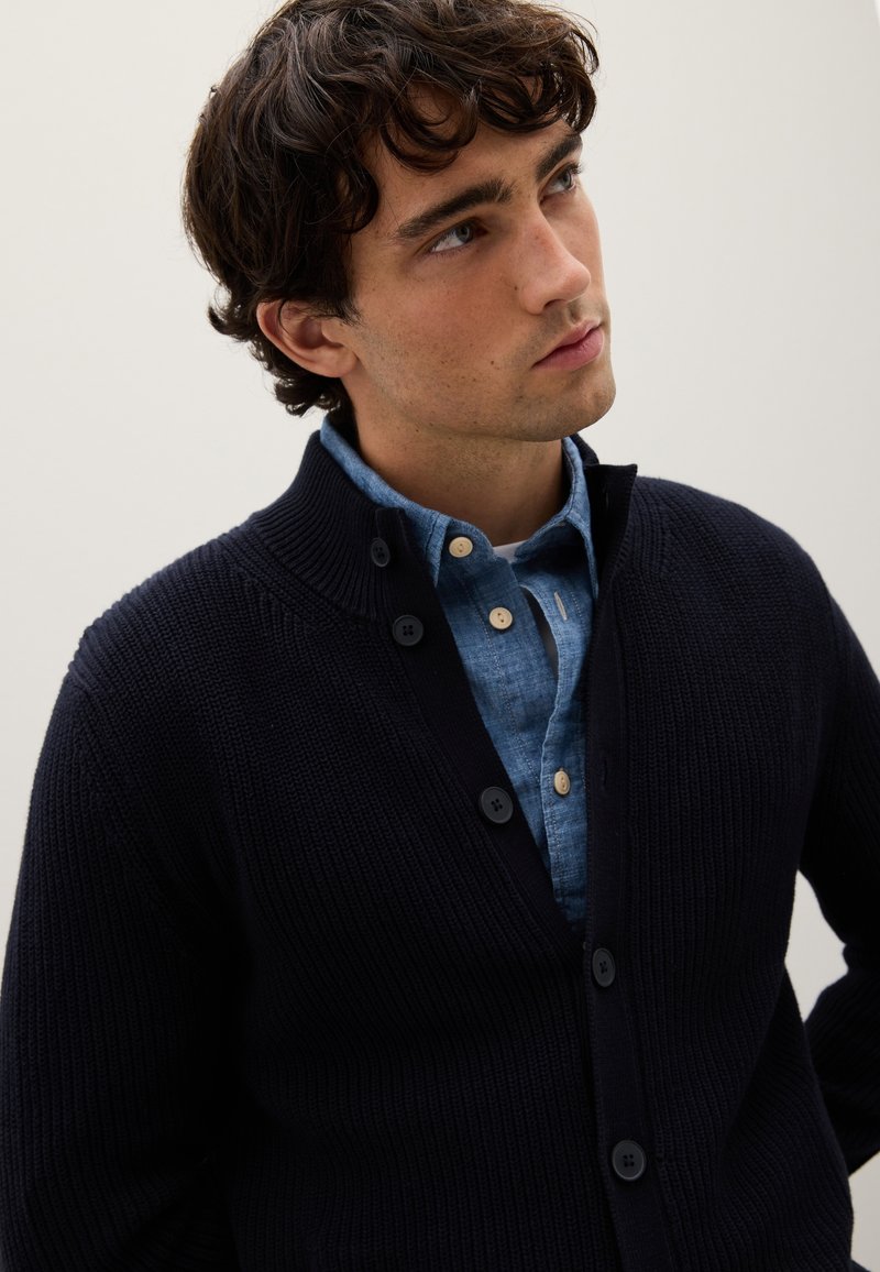 Camicia Bambino In Cotone A Maniche Lunghe Con Colletto | Cardigan Primavera Autunno Per Ragazzi | Casual Con Tasca E Bottoni | Tabella Taglie Da 70 A 160 - 3