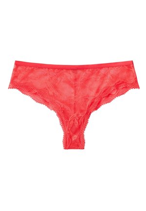 Rode kanten dameshipster slip met bloemmotief en gegolfde randen op een witte achtergrond.