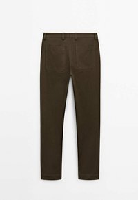 Mörkbruna byxor med en slät textur, slim fit och två bakfickor. Har bälteshällor och rena sömmar.