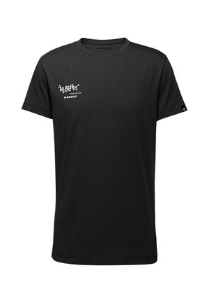 Sort bomulds t-shirt med rund hals og korte ærmer, udsmykket med hvid tekst og logo på den øverste venstre side.