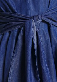 MAX&Co. Robe en jean - blue