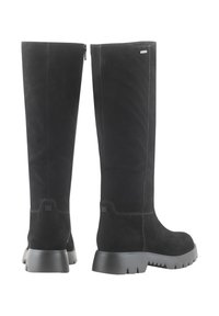 Schwarze Wildleder-Kniehohe Stiefel mit runder Zehenform, seitlichem Reißverschluss, Gummisohle und kontrastierenden Nähten. Glatte Textur mit matter Oberflächenbeschaffenheit.