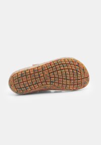 Bata WEINBRENNER BAREFOOT - Tossud - rosa