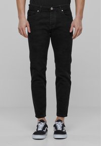 2Y Studios - Jeans Tapered Fit - black Immagine in miniatura 1