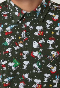 Next CHRISTMAS REGULAR FIT - Pólóing - green snoopy