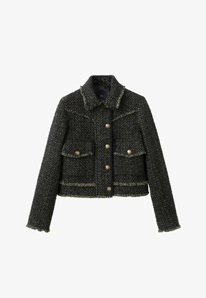 Chaqueta de tweed en verde oscuro y negro con botones dorados, diseño corto, dos bolsillos frontales y detalles de dobladillo deshilachado.