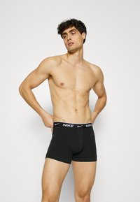 Nike Underwear TRUNK 3 PACK - Cuecas boxer - electro purple/team orange/black