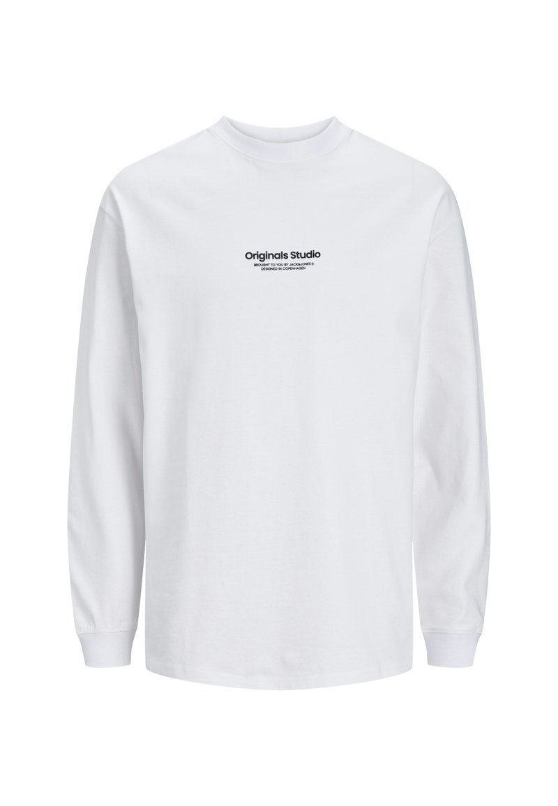 Vit långärmad t-shirt i bomull. Har en svart tryckt logotyp "Originals Studio" på bröstet. Enkel, avslappnad passform.
