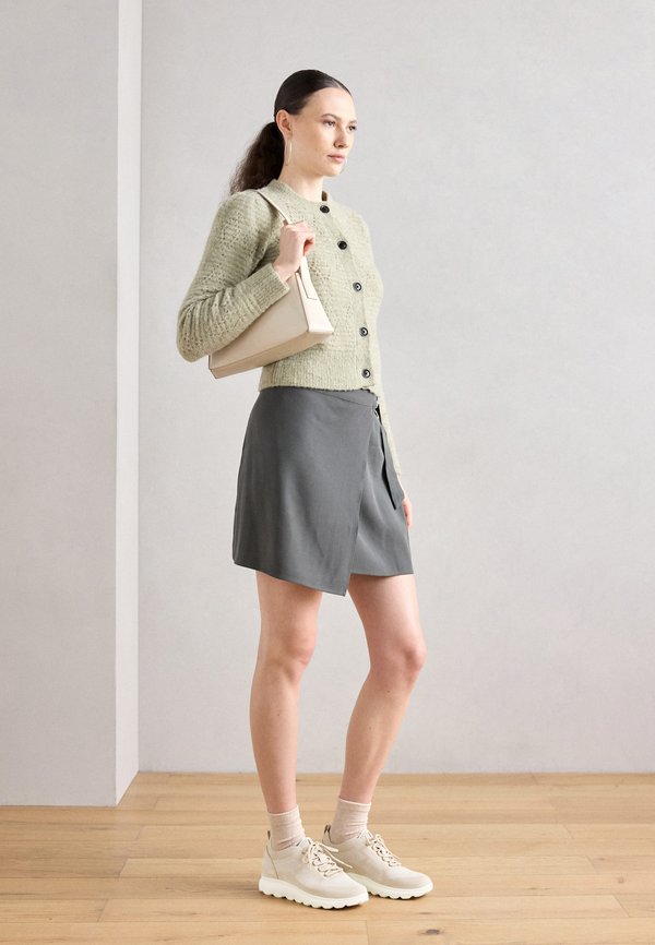 SPHERICA - Trainers - taupe2