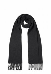 Bufanda negra hecha de tela suave, con un diseño simple y extremos con flecos. La textura parece acogedora y lisa, adecuada para usar en invierno.