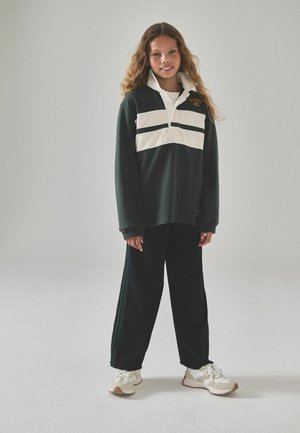 RUGBY AND JOGGERS SET   - Tracksuit bottoms - green