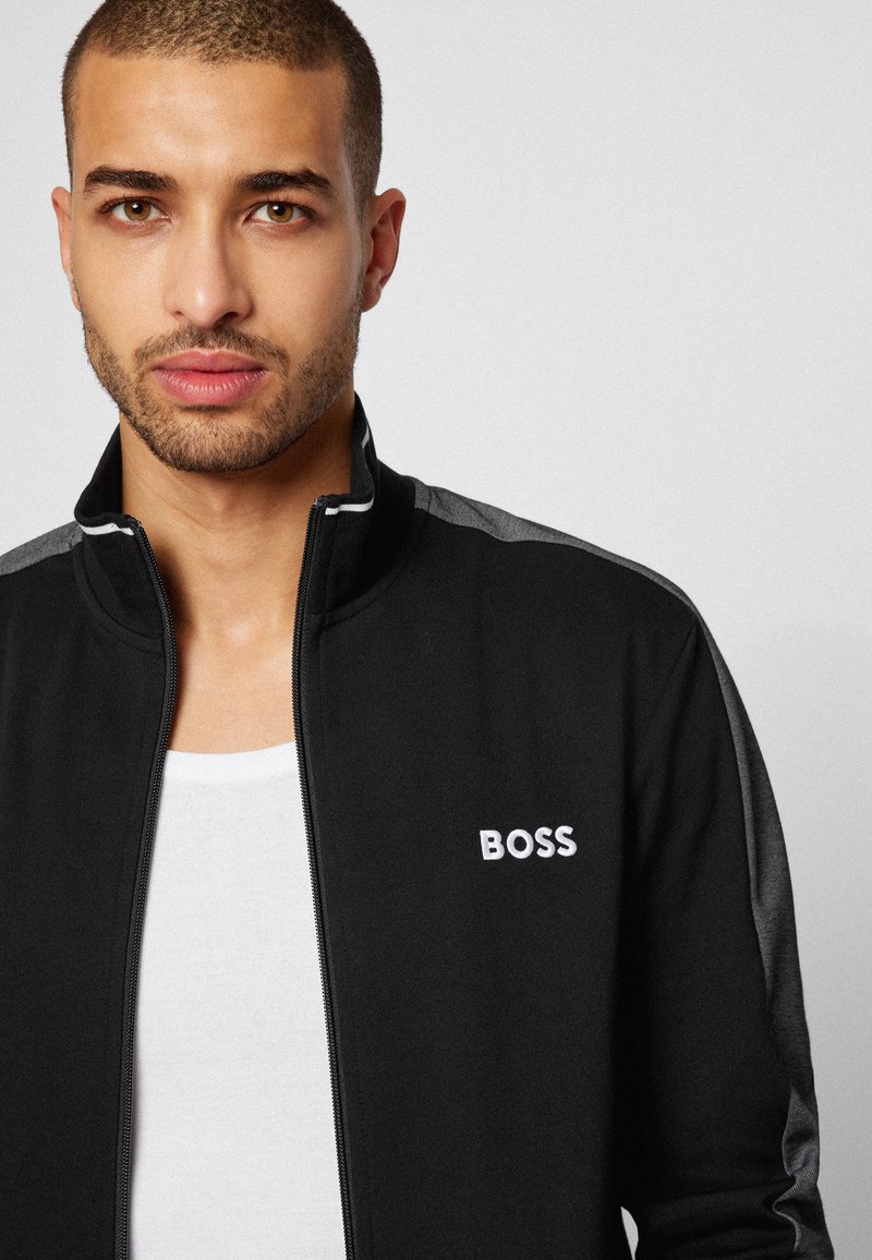Herren Trainingsanzüge | BOSS Trainingsjacke black/schwarz - FB21801 Herren Trainingsanzüge | BOSS Trainingsjacke black/schwarz - FB21801