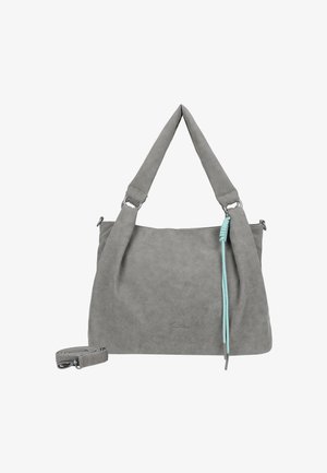 Sac à main en daim gris avec une forme décontractée, présentant un accent turquoise et une bandoulière réglable. Comprend des finitions en argent et un logo en relief.