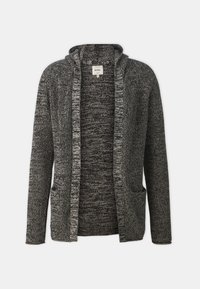 Grauer gestrickter Cardigan mit Kapuze, offenem Vorderteil, zwei Taschen vorne und einem durchgehend strukturierten Muster. Weicher, mittlerer Stoffgewicht.
