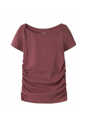 Haut femme à manches courtes de couleur bordeaux avec col large et côtés froncés, en tissu doux.