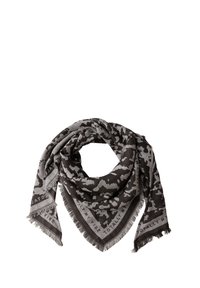 Svart och grå scarf med ett kamouflage-mönster, med fransade kanter och textdetaljer i en kontrasterande färg. Tredimensionell form.