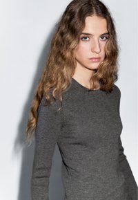 Massimo Dutti RIBBED CREW NECK - Strickpullover - dark grey