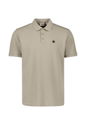 Beiges kurzärmeliges Poloshirt mit einer dreiknöpfigen Knopfleiste und einem kleinen sechseckigen Logo auf der linken Brust.