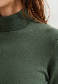 WE Fashion Stickad tröja - olive