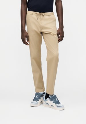 JPSTKANE ROCCO HYBRID - Pantalon classique - lemon pepper