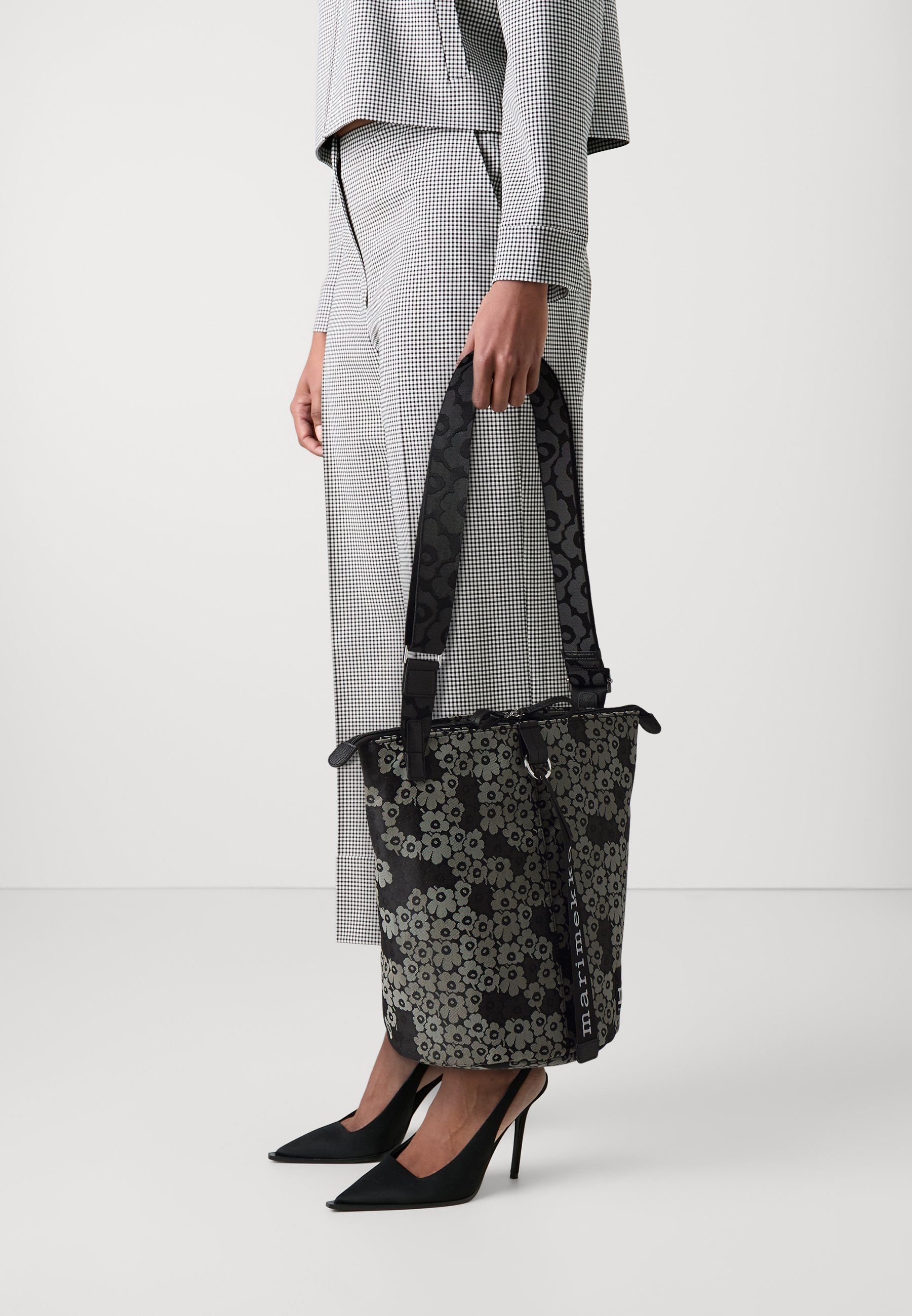 Marimekko ALL DAY BUCKET UNIKKO - Tote bag - grey/light green 