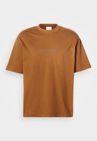 STANDARD LOGO TEE - Apdrukāts T-krekls - bronze/gold-coloured
