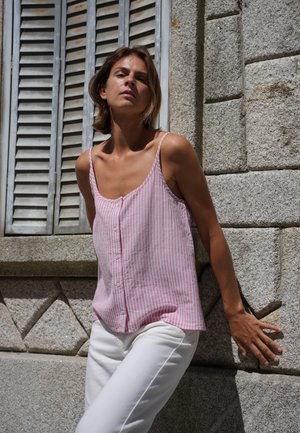 InWear, BILLYIW - Top - faded red pinstripe