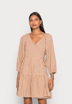 WRAP TIERED MINI - Day dress - golden pecan