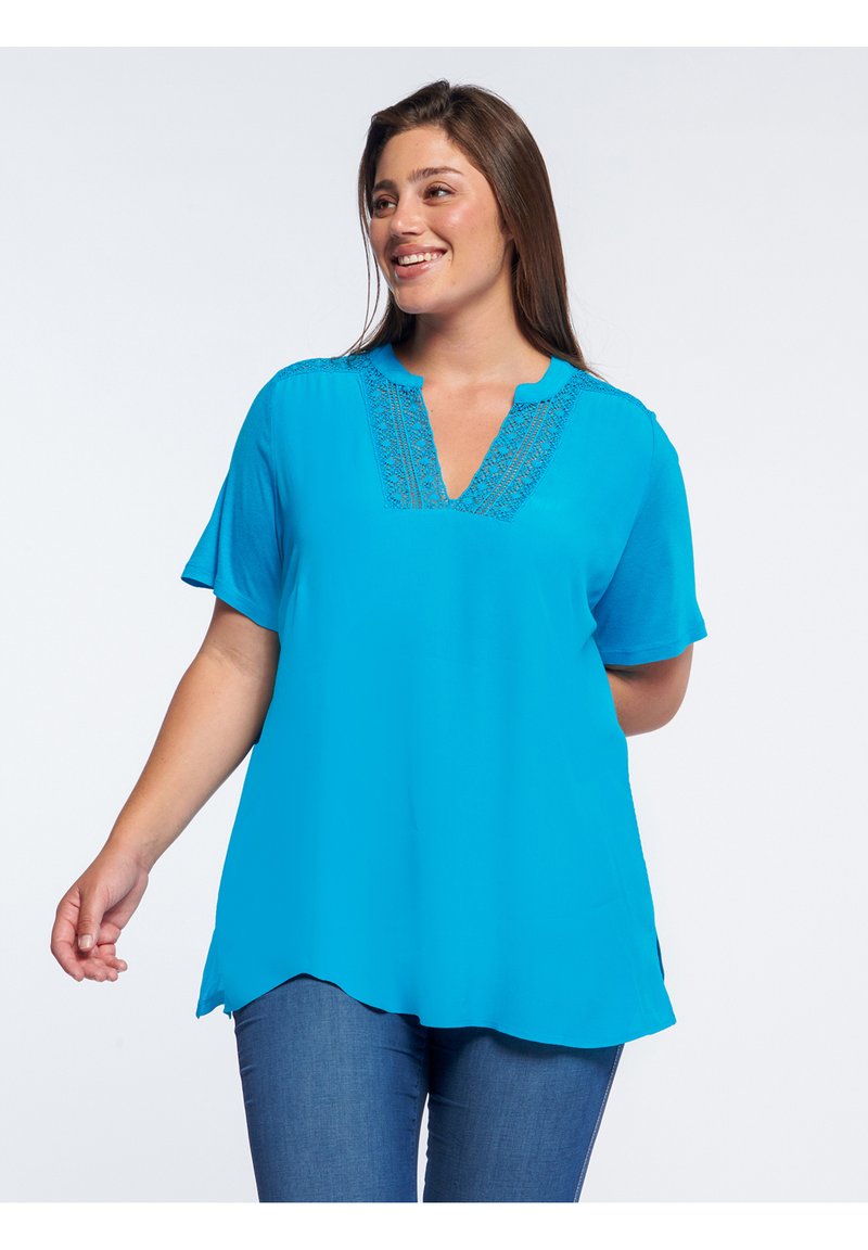 Fiorella Rubino AVEC BORDS EN DENTELLE Blusa azzurro/azul claro