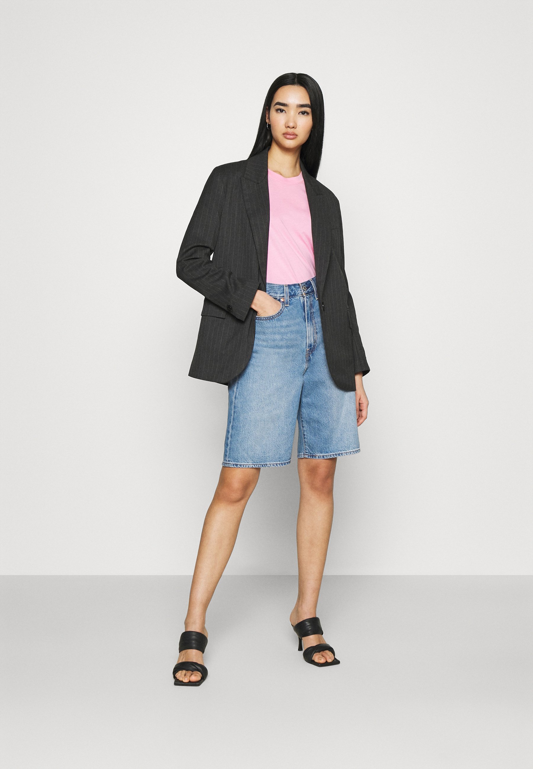Levi's® HIGH LOOSE - Denim shorts 