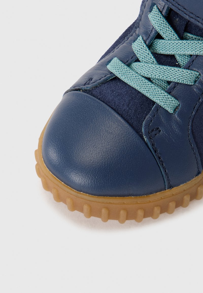Clarks Halcy High FST: Scarpe Primi Passi In Tela Per Bambini (0-24 Mesi) - Lavabili In Lavatrice