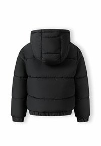 Svart pufferjacka med huva, med quiltad design, elastiska ärmslut och nederkant, tillverkad av ett blankt, lättviktsmaterial.