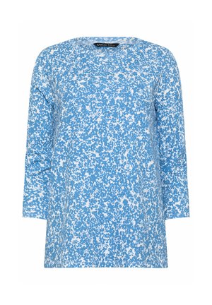 Top de manga larga azul y blanca con un patrón floral abstracto denso y un escote redondo.