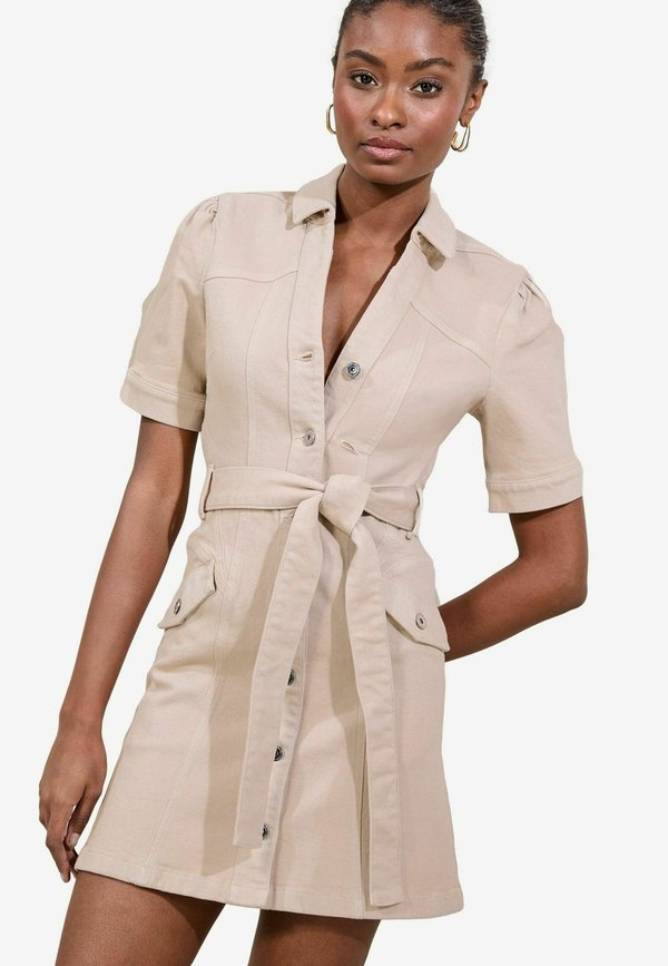 REGULAR FIT - MINI WITH WAIST SEAMING DETAIL - Jeanskleid - neutral