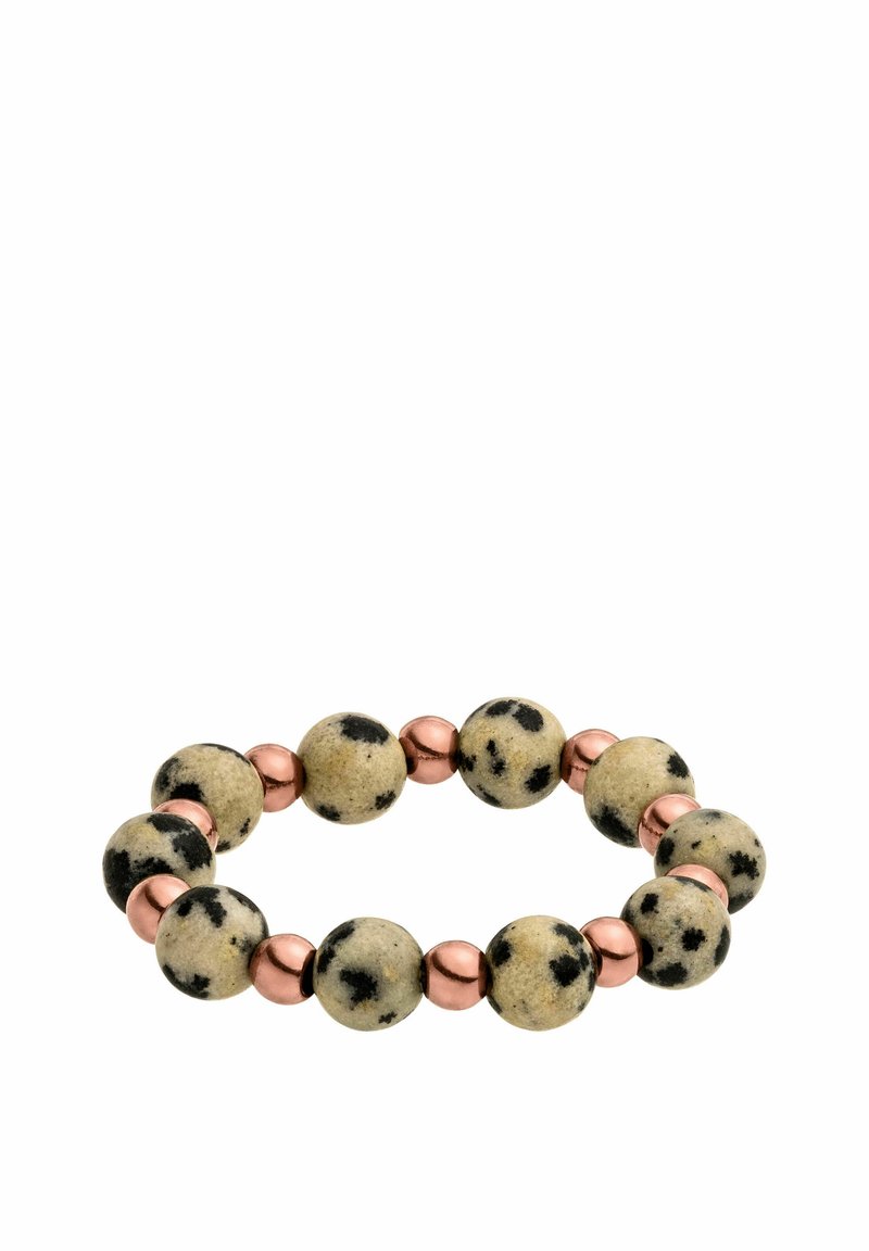 Dalmatinerstein-Perlenarmband mit cremefarbenen und schwarzen gepunkteten Keramikperlen, unterbrochen von kupferfarbigen Metallakzenten. Elastisches Design.
