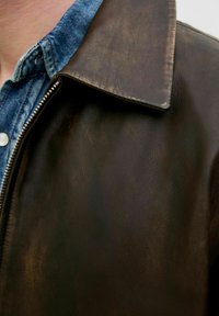 Thumbnail Image 4
