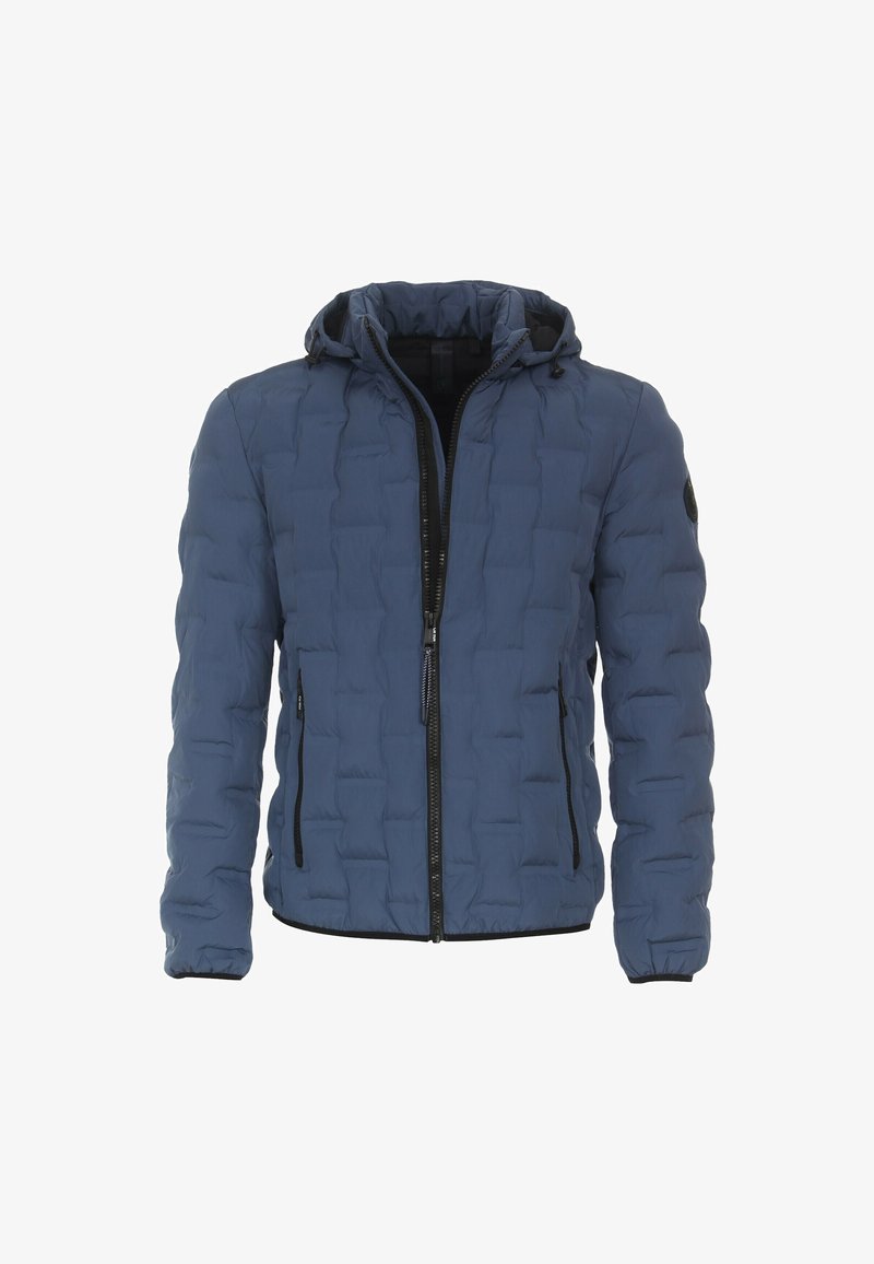 Modra puhovka s kapuco, ki ima prešito zasnovo, dva stranska žepa na zadrgo in črne detajle na zadrgi in manšetah.