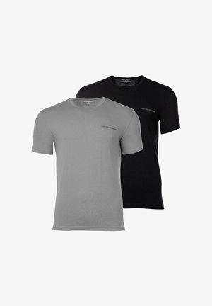 Deux t-shirts unis Emporio Armani à col rond, un gris et un noir, présentés sur un fond blanc.