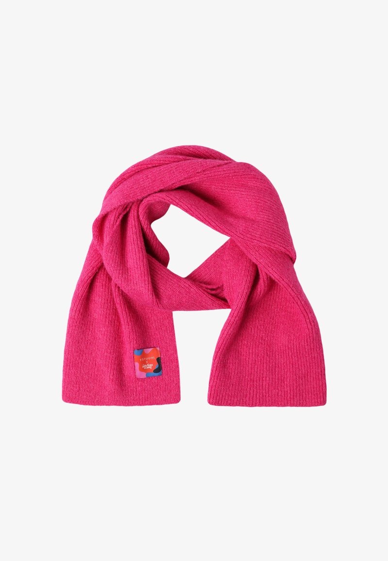 Eșarfă tricotată roz cu o textură moale, care prezintă un model în dungi. Are o etichetă mică cu accente colorate și logo.
