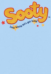 Lyseblå t-shirt med stort, gult, fuzzy "Sooty"-tekst med rød omrids, og blå tekst "Izzy Wizzy lad os komme i gang!" med røde og gule stjerner.